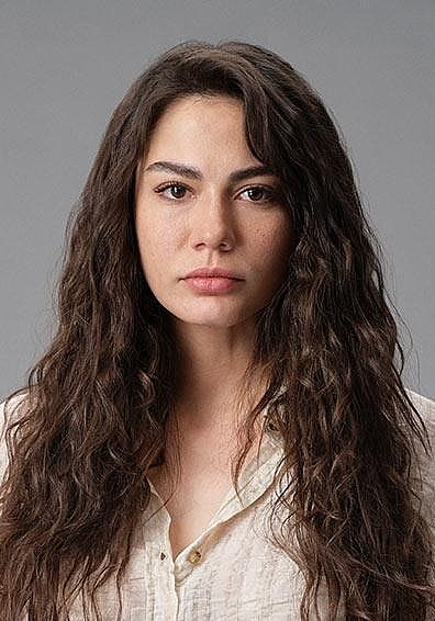德梅特·欧兹德米 Demet Özdemir照片