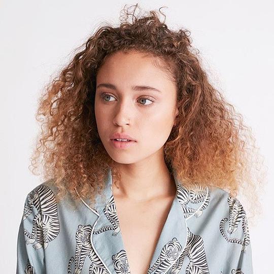 埃拉-蕾·史密斯 Ella-Rae Smith照片