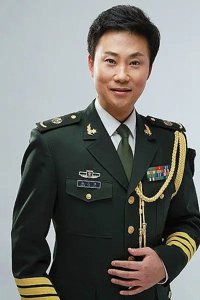 耿为华照片