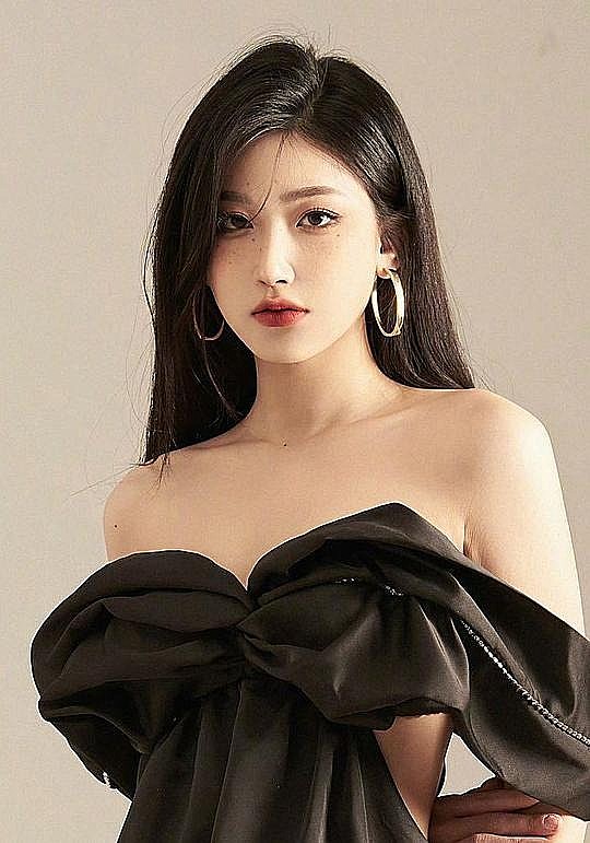 王睡睡 Shuishui Wang照片