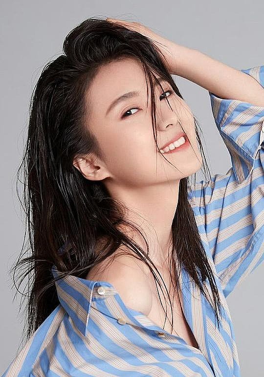 张苡宁 Yining Zhang照片