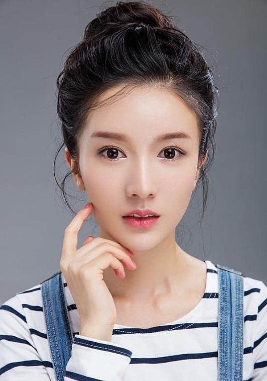 李艾瑾 Aijin Li照片