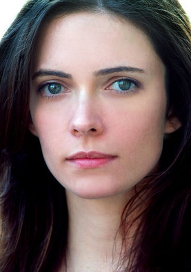 比茜·图诺克 Bitsie Tulloch照片