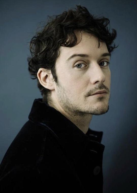 凯撒·多柏伊 César Domboy照片