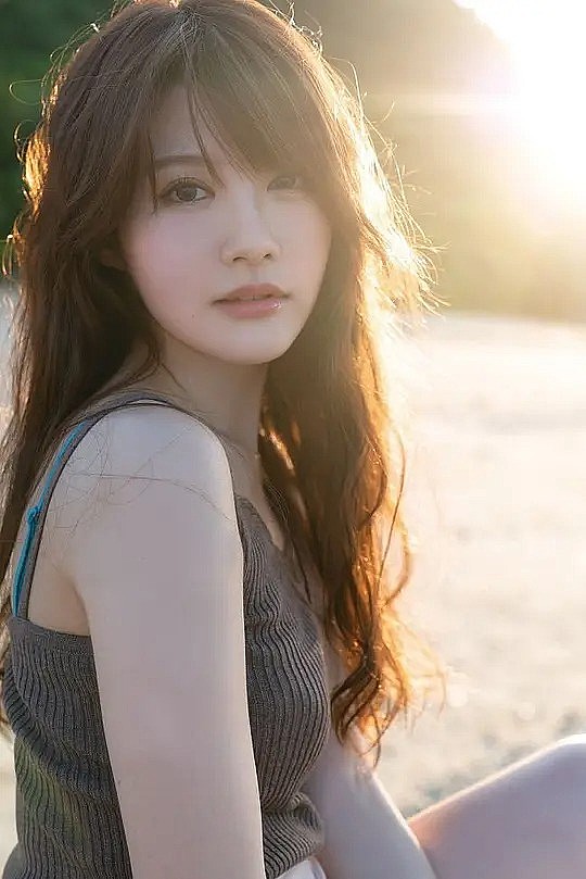 相泽南 Minami Aizawa照片
