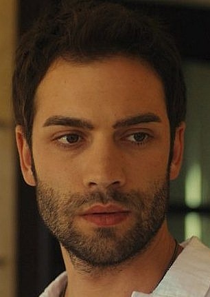 布拉克·贝尔凯·阿克古尔 Burak Berkay Akgül照片