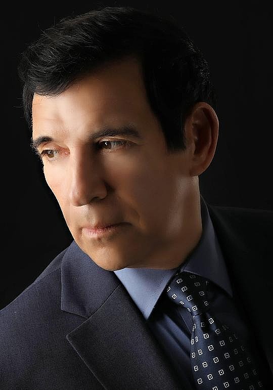 迈克尔·德巴托罗 Michael DeBartolo照片