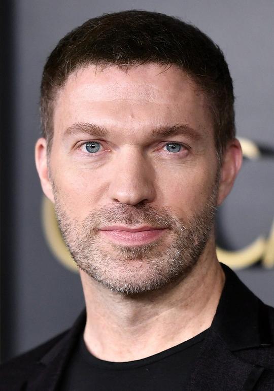 特拉维斯·奈特 Travis Knight照片