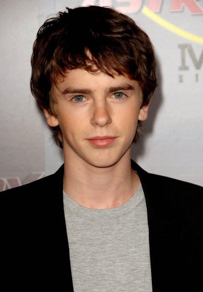 弗莱迪·海默 Freddie Highmore照片