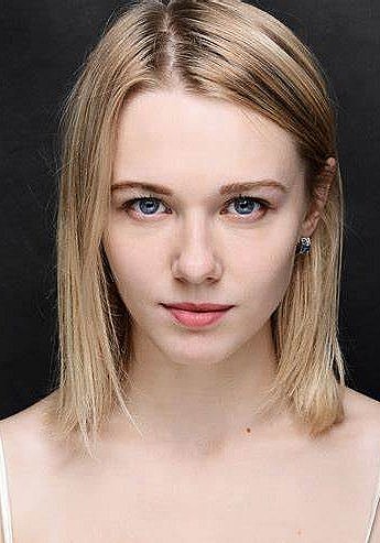 亚历山德拉·赫罗莫娃 Aleksandra Khromova照片