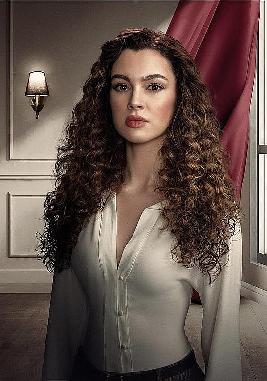 苏·布尔库·科斯昆 Su Burcu Coşkun照片