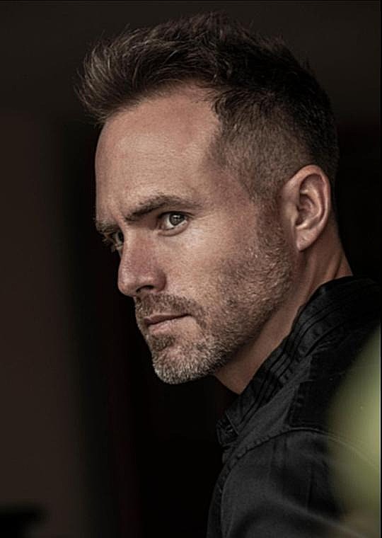 Erik Hayser照片