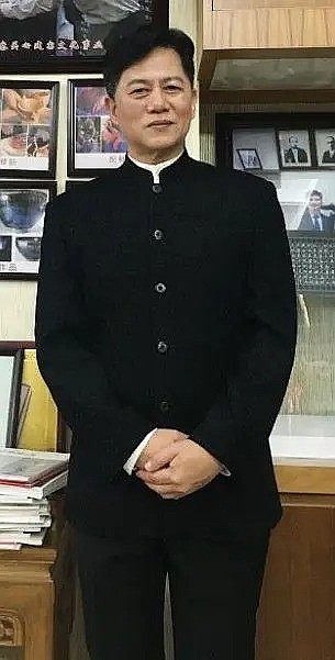 何今 Jin He照片