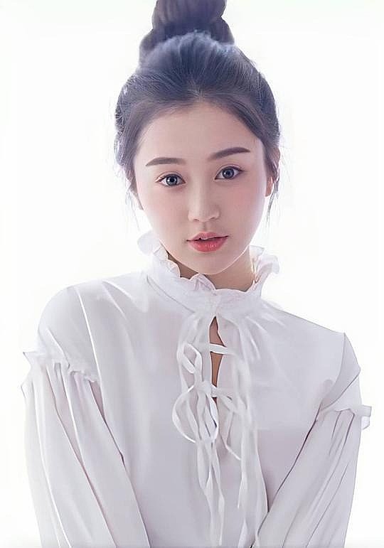 刘伊一 Yiyi Liu照片