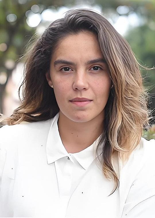卡米拉·布鲁日 Camila Brugés照片