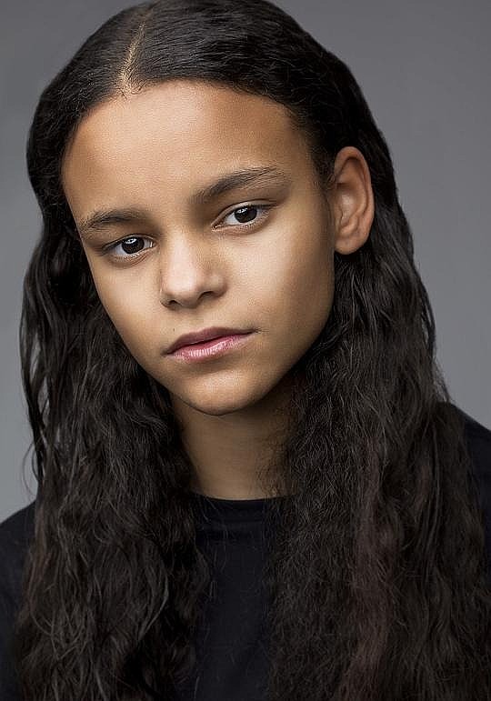 克洛伊·利亚 Chloe Lea照片