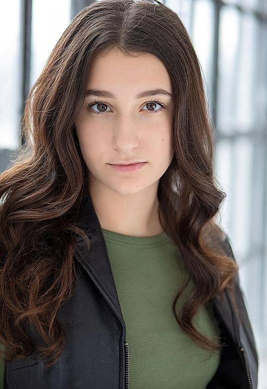 克洛伊·坎普 Chloe Camp照片