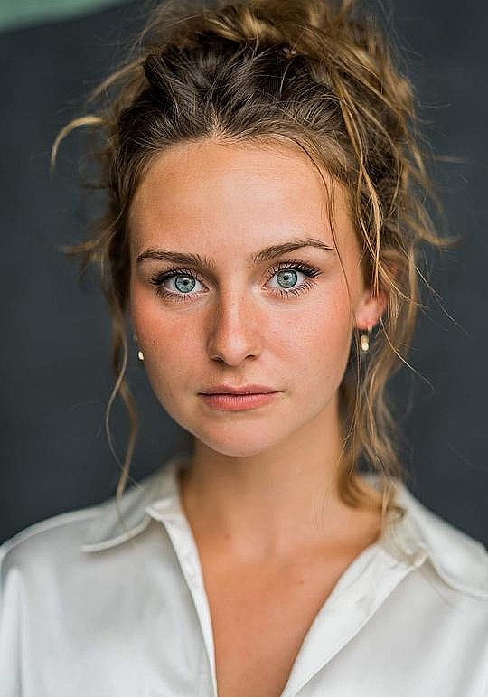 苏菲·沃尔夫 Sophie Wolff照片