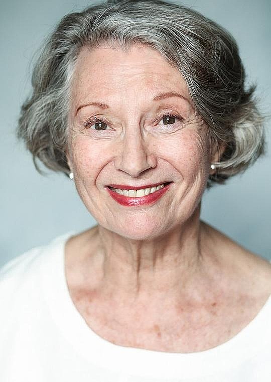 吉莉安·阿克斯特尔 Gillian Axtell照片