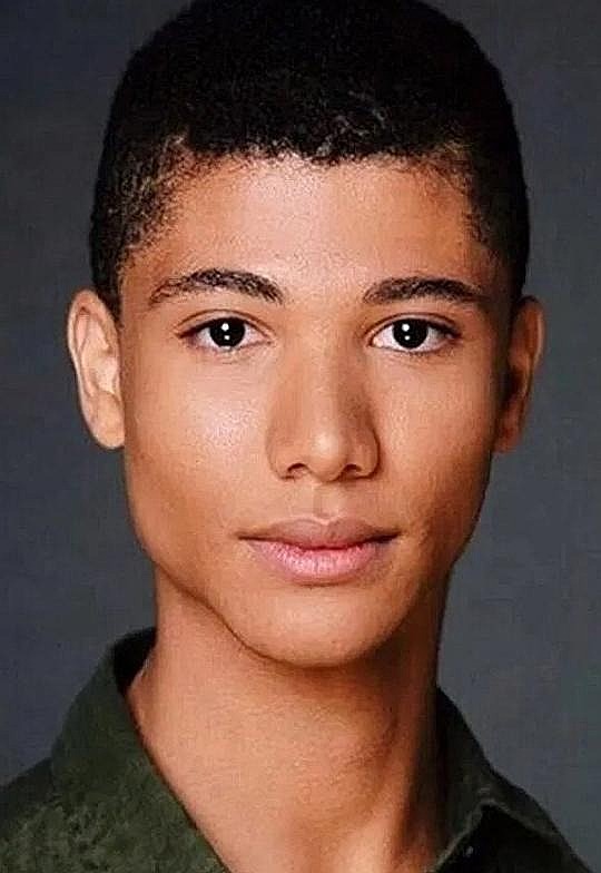 詹姆斯·马约斯 James Majoos照片
