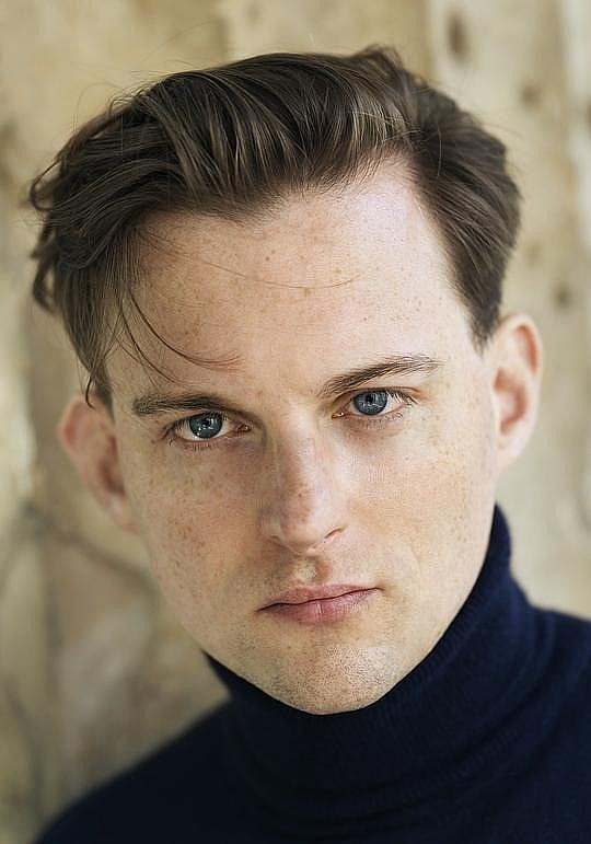 Alexander Finkenwirth照片