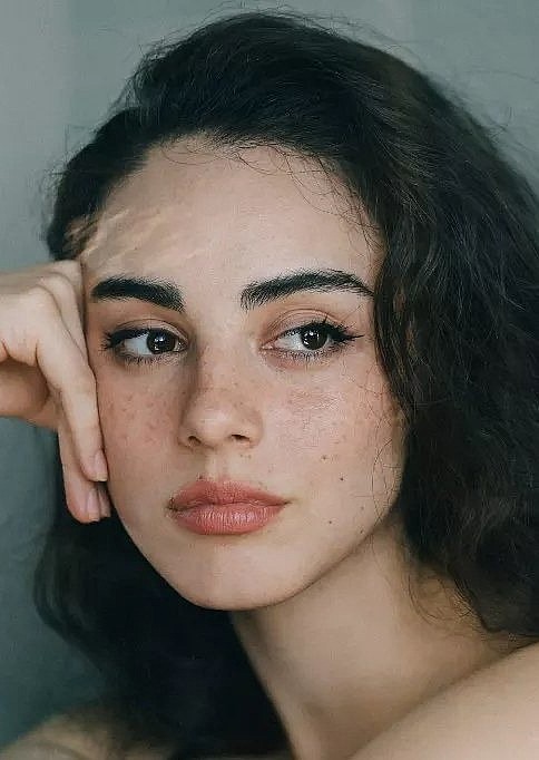 维罗妮卡·圣·克莱尔 Veronica St. Clair照片