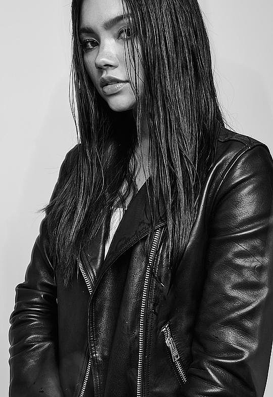 米拉·莫洛伊 Myra Molloy照片