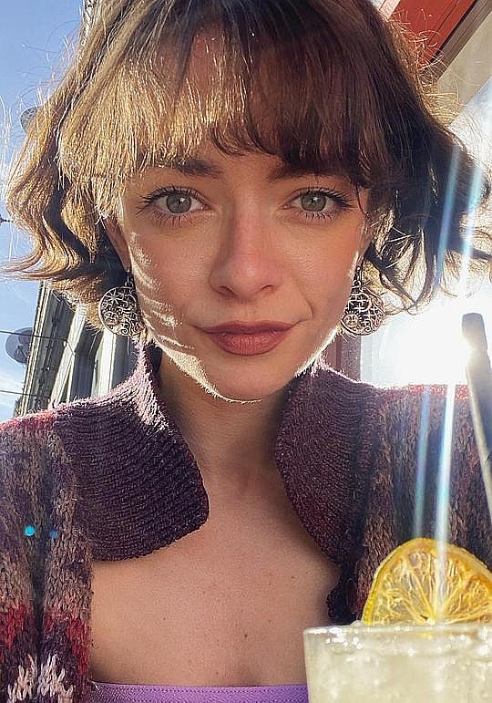 德瓦尔·麦金尼 Dearbháile Mckinney照片