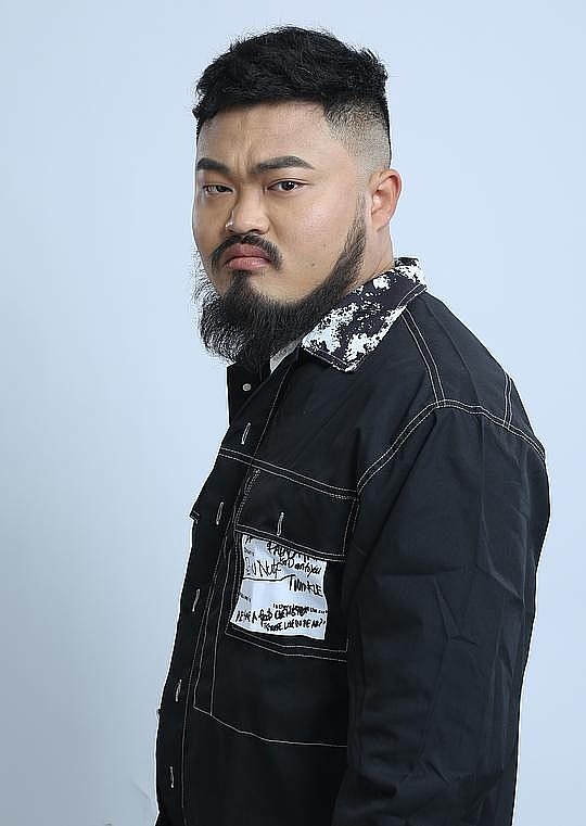 邓友照片