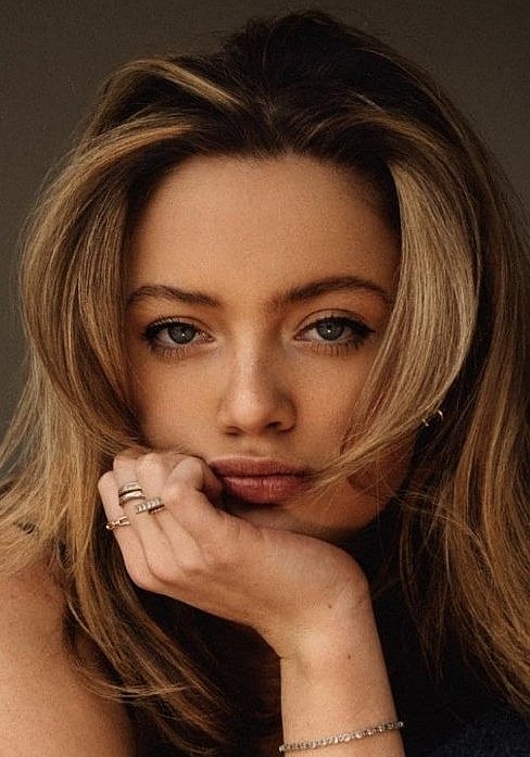英迪亚·莉莉·戴维斯 India Lillie Davies照片