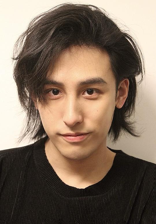 岳动 Dong Yue照片