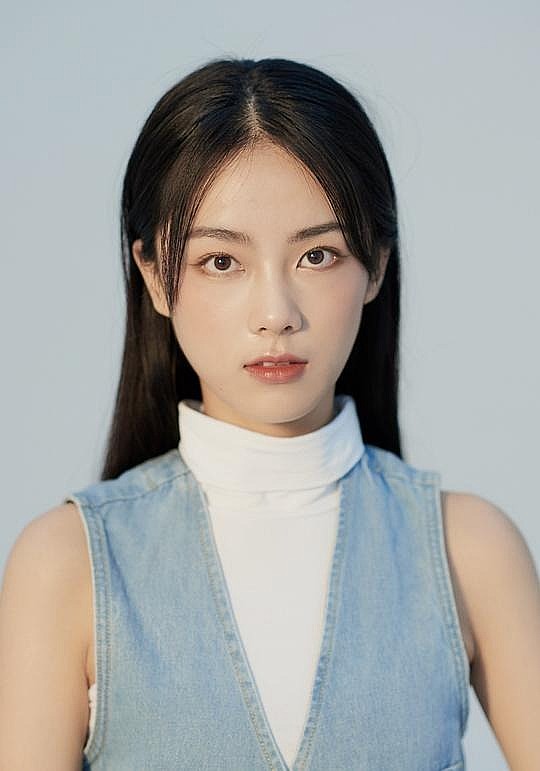 郑千亦 Issruya Zheng照片