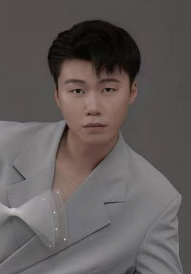李源辉照片