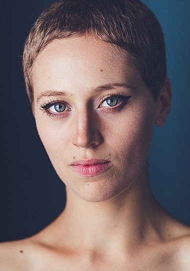 西耶那·韦柏 Siena Werber照片