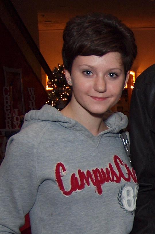 乔丹·托多西 Jordan Todosey照片