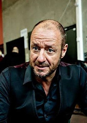 奥伊斯坦·卡尔森 Øystein Karlsen照片