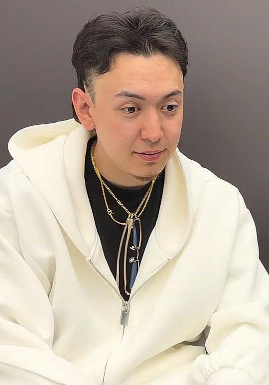 伊力照片