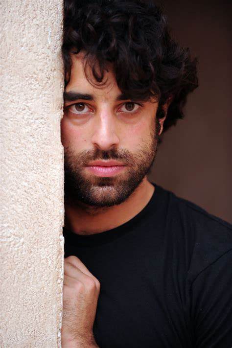 卡里姆·萨利赫 Karim Saleh照片