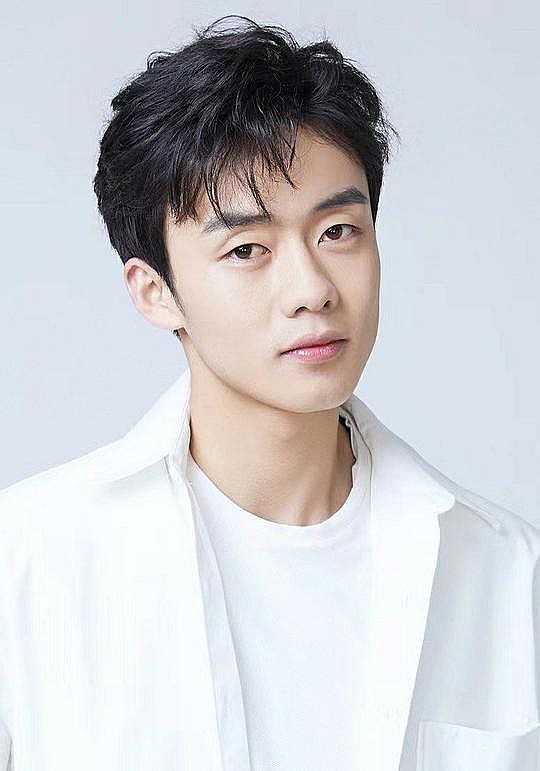 扣卫龙 Weilong Kou照片