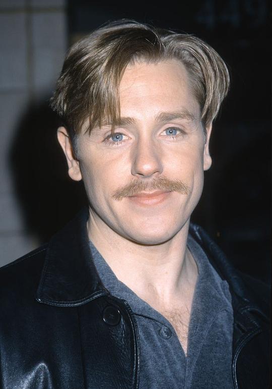 朗·埃达德 Ron Eldard照片