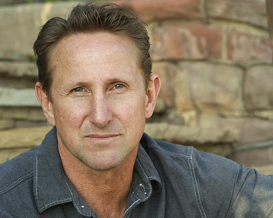 丹尼·皮尔斯 Denney Pierce照片