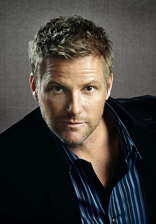 道格·萨文特 Doug Savant照片