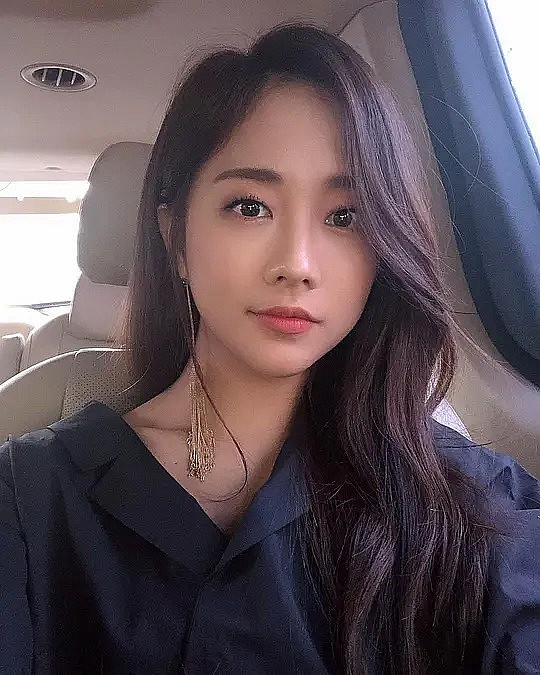 吴英珠 Young-Joo Oh照片