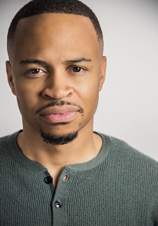 尤金·伯德 Eugene Byrd照片