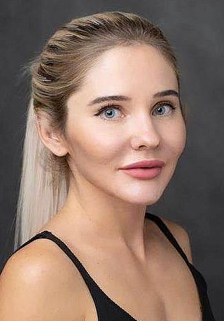 阿纳斯塔西娅·拉特尼科娃 Anastasiya Latnikova照片