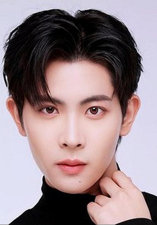 皖纳功·若昂戈拉特 Wannakorn Reungrat照片