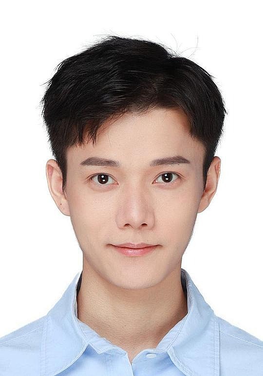 何泊远 Poyuan He照片