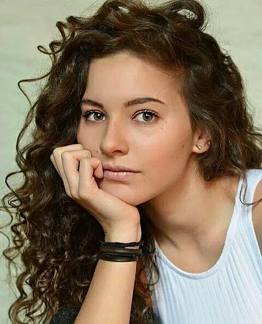 卡拉·雅道尔 Carla Adell照片