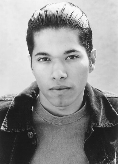 雷诺里·圣地亚哥 Renoly Santiago照片