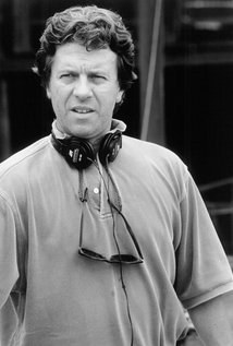 路易斯·罗沙 Luis Llosa照片